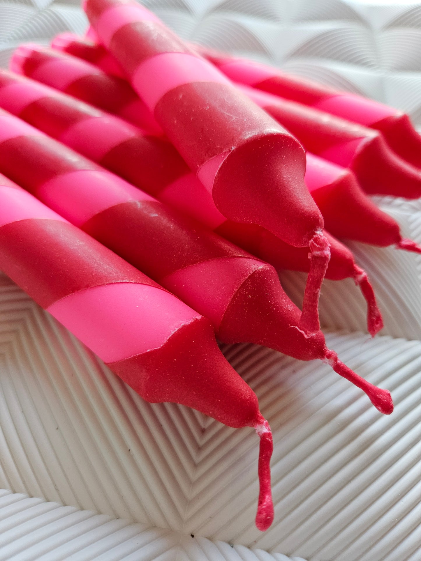 Neon Pink/Red Spiral Candle